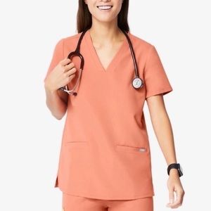 Figs Coral Casma Scrub Top Size: L